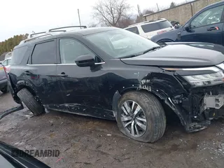 2024 Nissan Pathfinder SL z VIN 5N1DR3CC9RC284511, wystawiony jako IAAI lot #41717753 z przebiegiem 2 200 mil mil oraz . Historia ofert i sprzedaży dostępna na DreamBid. Obrazek 14.
