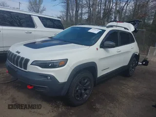 2019 Jeep Cherokee Trailhawk Elite with VIN 1C4PJMBX4KD207368, listed as a IAAI auction lot 41898251 with 49,847 mi miles. Bid and sale history available at carsss.com. Image 17.