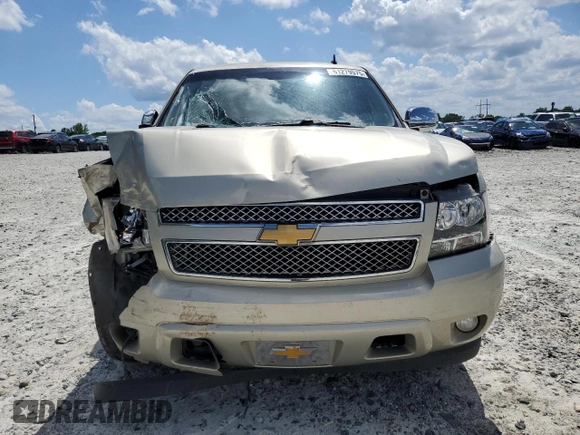 2013 Chevrolet Suburban LT z VIN 1GNSCJE06DR290395, wystawiony jako Copart lot #61279575 z przebiegiem 250 302 mil mil oraz Szkoda całkowita • Salvage title. Historia ofert i sprzedaży dostępna na DreamBid. Obrazek 5.