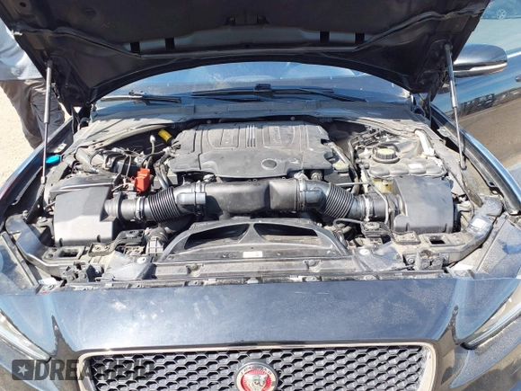 2017 Jaguar XE 35t Prestige z VIN SAJAK4BV1HA966878, wystawiony jako IAAI lot #42115970 z przebiegiem 62 949 mil mil oraz . Historia ofert i sprzedaży dostępna na DreamBid. Obrazek 10.
