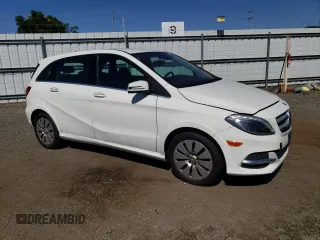 2015 Mercedes-Benz B with VIN WDDVP9AB9FJ004658, listed as a Copart auction lot 70559043 with 39,113 mi miles. Bid and sale history available at carsss.com. Image 4.