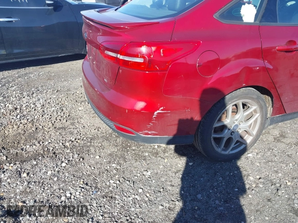 2015 Ford Focus SE with VIN 1FADP3F27FL381463, listed as a IAAI auction lot 41778792 with 999,999 mi miles. Bid and sale history available at carsss.com. Image 6.