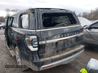2022 Ford Expedition Platinum with VIN 1FMJU1MT1NEA10223, listed as a IAAI auction lot 41068912 with 72,179 mi miles. Bid and sale history available at carsss.com. Image 6.