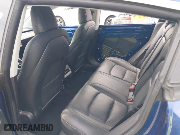2020 Tesla Model 3 Standard Range Plus z VIN 5YJ3E1EA8LF785010, wystawiony jako IAAI lot #42130951 z przebiegiem 90 072 mil mil oraz . Historia ofert i sprzedaży dostępna na DreamBid. Obrazek 8.