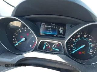 2014 Ford Escape SE with VIN 1FMCU0GXXEUB37821, listed as a IAAI auction lot 41853052 with 197,773 mi miles. Bid and sale history available at carsss.com. Image 7.