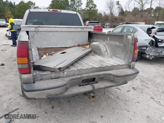 2000 Chevrolet Silverado 1500 LS with VIN 2GCEC19T1Y1250072, listed as a IAAI auction lot 41281039 with 263,179 mi miles. Bid and sale history available at carsss.com. Image 12.