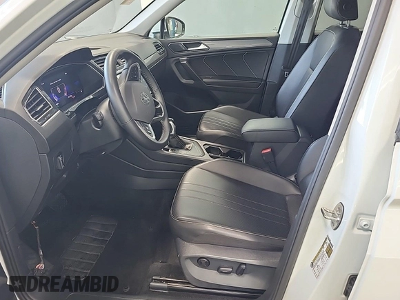 2024 Volkswagen Tiguan SE с VIN 3VV3B7AX4RM085495, выставлен на аукционе IAAI как лот 42796456 с пробегом 34 680 миль миль и . История ставок и продаж доступна на DreamBid. Изображение 43.