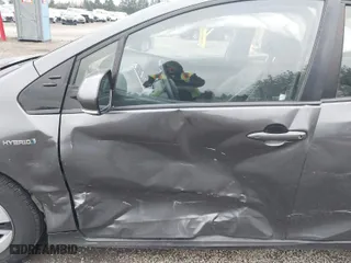 2017 Toyota Prius Two with VIN JTDKARFU1H3047245, listed as a IAAI auction lot 41736442 with 46,357 mi miles. Bid and sale history available at carsss.com. Image 6.