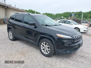 2015 Jeep Cherokee Latitude z VIN 1C4PJMCS9FW502950, wystawiony jako IAAI lot #42159537 z przebiegiem 67 620 mil mil oraz . Historia ofert i sprzedaży dostępna na DreamBid. Obrazek 1.