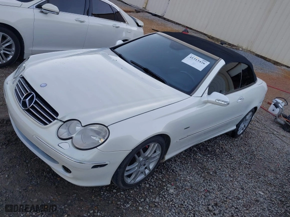 2009 Mercedes-Benz CLK-Class 3.5L with VIN WDBTK56F89T106562, listed as a IAAI auction lot 41313426 with 161,578 mi miles. Bid and sale history available at carsss.com. Image 17.
