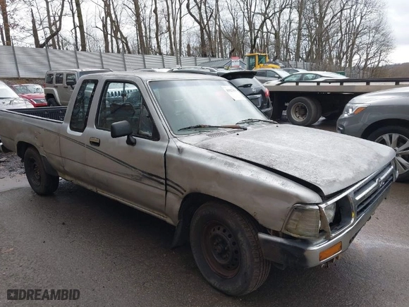 1992 Toyota 2WD Pickups DLX with VIN JT4RN93PXN5057323, listed as a IAAI auction lot 41927475 with NaN miles. Bid and sale history available at carsss.com. Image 1.