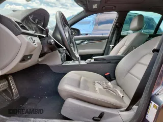 2008 Mercedes-Benz C 350 Sport z VIN WDDGF56X98R027676, wystawiony jako Copart lot #63007845 z przebiegiem 250 368 mil mil oraz Szkoda całkowita • Salvage title. Historia ofert i sprzedaży dostępna na DreamBid. Obrazek 7.