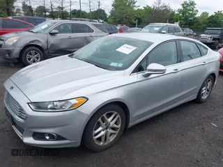 2016 Ford Fusion SE z VIN 3FA6P0H72GR120891, wystawiony jako IAAI lot #42364227 z przebiegiem 234 532 mil mil oraz . Historia ofert i sprzedaży dostępna na DreamBid. Obrazek 2.