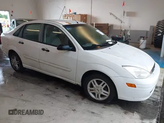 2000 Ford Focus SE z VIN 1FAFP34P6YW230347, wystawiony jako IAAI lot #42329682 z przebiegiem 145 329 mil mil oraz . Historia ofert i sprzedaży dostępna na DreamBid. Obrazek 1.