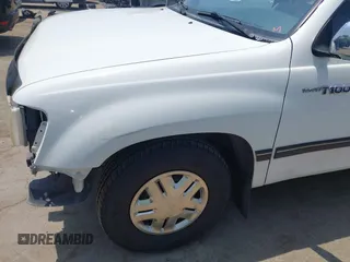1995 Toyota T100 SR5 z VIN JT4VD12F8S0013406, wystawiony jako IAAI lot #42465291 z przebiegiem 205 683 mil mil oraz . Historia ofert i sprzedaży dostępna na DreamBid. Obrazek 13.
