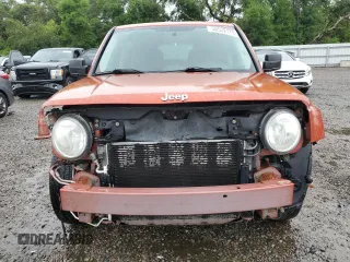 2010 Jeep Patriot Sport z VIN 1J4NF2GB8AD557735, wystawiony jako Copart lot #56532175 z przebiegiem 160 576 mil mil oraz Szkoda całkowita • Salvage title. Historia ofert i sprzedaży dostępna na DreamBid. Obrazek 5.