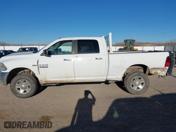 2018 Ram 2500 Big Horn with VIN 3C6TR5DTXJG402245, listed as a IAAI auction lot 41784996 with 195,935 mi miles. Bid and sale history available at carsss.com. Image 15.