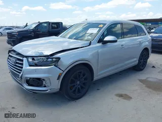 2018 Audi Q7 Premium Plus with VIN WA1LHAF75JD039476, listed as a IAAI auction lot 39702915 with 71,620 mi miles. Bid and sale history available at carsss.com. Image 20.