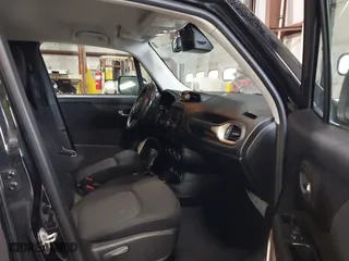 2017 Jeep Renegade Latitude with VIN ZACCJBBB4HPF10815, listed as a IAAI auction lot 41504957 with 192,076 mi miles. Bid and sale history available at carsss.com. Image 5.