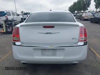 2012 Chrysler 300 C z VIN 2C3CCAET4CH236569, wystawiony jako IAAI lot #42181321 z przebiegiem 144 243 mil mil oraz . Historia ofert i sprzedaży dostępna na DreamBid. Obrazek 16.