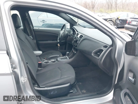2014 Chrysler 200 LX with VIN 1C3CCBAG6EN171152, listed as a IAAI auction lot 40937790 with 141,865 mi miles. Bid and sale history available at carsss.com. Image 5.
