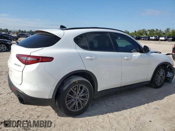 2022 Alfa Romeo Stelvio Sprint z VIN ZASPAKANXN7D28081, wystawiony jako Copart lot #70625994 z przebiegiem Nie podano mil oraz Szkody całkowita. Historia ofert i sprzedaży dostępna na DreamBid. Obrazek 3.