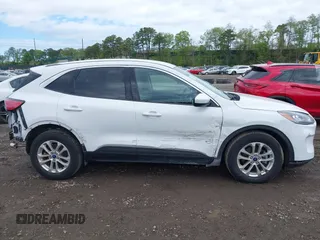 2021 Ford Escape SE Hybrid z VIN 1FMCU0BZ3MUB23654, wystawiony jako IAAI lot #42192918 z przebiegiem 43 579 mil mil oraz . Historia ofert i sprzedaży dostępna na DreamBid. Obrazek 13.