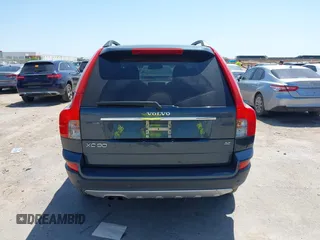 2008 Volvo XC90 I6 with VIN YV4CY982581447944, listed as a IAAI auction lot 42000304 with 132,899 mi miles. Bid and sale history available at carsss.com. Image 16.
