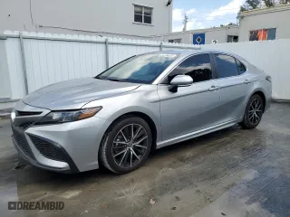 2024 Toyota Camry SE with VIN 4T1G11AK8RU885910, listed as a Copart auction lot 50992905 with 3,129 mi miles and Clean Title. Bid and sale history available at carsss.com. Image 1.