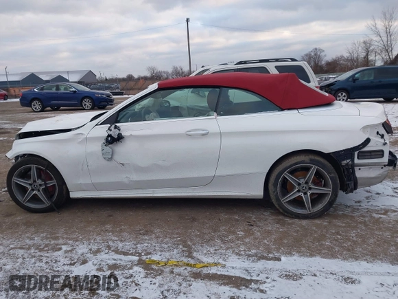 2018 Mercedes-Benz C 300 z VIN WDDWK4KBXJF703393, wystawiony jako IAAI lot #41218135 z przebiegiem 55 568 mil mil oraz . Historia ofert i sprzedaży dostępna na DreamBid. Obrazek 13.