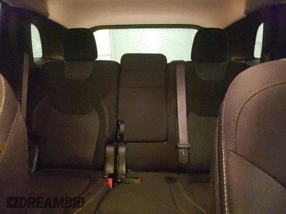 2017 Jeep Cherokee Latitude z VIN 1C4PJMCS7HW587810, wystawiony jako Copart lot #60847625 z przebiegiem 39 950 mil mil oraz Szkoda całkowita • Salvage title. Historia ofert i sprzedaży dostępna na DreamBid. Obrazek 10.