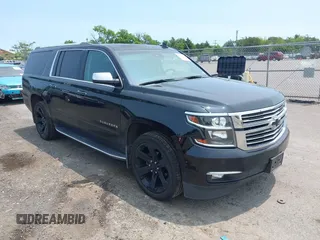 2017 Chevrolet Suburban Premier z VIN 1GNSKJKC0HR266648, wystawiony jako IAAI lot #42409310 z przebiegiem Nie podano mil oraz . Historia ofert i sprzedaży dostępna na DreamBid. Obrazek 1.