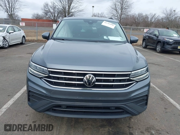 2022 Volkswagen Tiguan S with VIN 3VV0B7AX1NM042942, listed as a IAAI auction lot 41715996 with 30,390 mi miles. Bid and sale history available at carsss.com. Image 12.