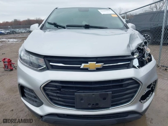 2019 Chevrolet Trax LS with VIN 3GNCJKSBXKL295142, listed as a IAAI auction lot 41900098 with 95,121 mi miles. Bid and sale history available at carsss.com. Image 12.