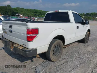 2013 Ford F-150 XL z VIN 1FTMF1CM6DFC50916, wystawiony jako IAAI lot #42417092 z przebiegiem 274 435 mil mil oraz . Historia ofert i sprzedaży dostępna na DreamBid. Obrazek 4.