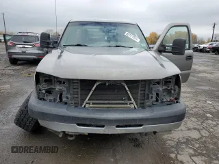 2006 Chevrolet Silverado 3500 SRW Wrk Trk with VIN 1GCHK33D06F193124, listed as a Copart auction lot 82371274 with 187,087 mi miles and Salvage Title. Bid and sale history available at carsss.com. Image 5.