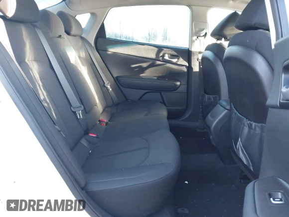 2016 Kia Optima LX with VIN 5XXGT4L31GG034993, listed as a IAAI auction lot 41881231 with 81,888 mi miles. Bid and sale history available at carsss.com. Image 8.