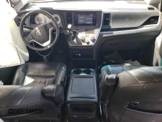 2016 Toyota Sienna SE с VIN 5TDXK3DC6GS749813, выставлен на аукционе Copart как лот 52519645 с пробегом 137 960 миль миль и Списание • Salvage title. История ставок и продаж доступна на DreamBid. Изображение 8.