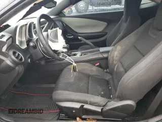 2010 Chevrolet Camaro LS z VIN 2G1FE1EV6A9218658, wystawiony jako Copart lot #43665065 z przebiegiem Nie podano mil oraz Szkoda całkowita • Salvage title. Historia ofert i sprzedaży dostępna na DreamBid. Obrazek 7.