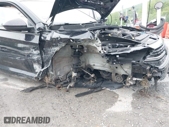 2023 Volkswagen Jetta SE z VIN 3VW7M7BUXPM061694, wystawiony jako IAAI lot #42231342 z przebiegiem 39 063 mil mil oraz . Historia ofert i sprzedaży dostępna na DreamBid. Obrazek 6.