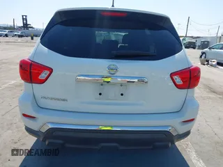2018 Nissan Pathfinder S z VIN 5N1DR2MN1JC658317, wystawiony jako IAAI lot #42470838 z przebiegiem 54 743 mil mil oraz . Historia ofert i sprzedaży dostępna na DreamBid. Obrazek 17.