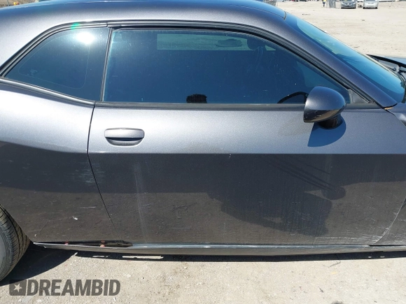 2013 Dodge Challenger SXT z VIN 2C3CDYAG9DH724917, wystawiony jako IAAI lot #41985775 z przebiegiem 123 565 mil mil oraz . Historia ofert i sprzedaży dostępna na DreamBid. Obrazek 13.