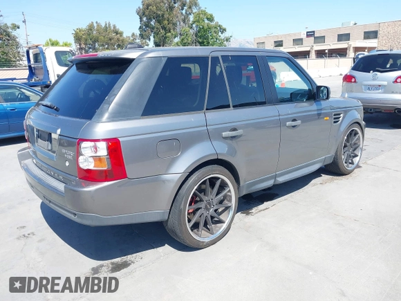 2008 Land Rover Range Rover Sport HSE z VIN SALSK25458A121339, wystawiony jako IAAI lot #42381868 z przebiegiem 173 469 mil mil oraz . Historia ofert i sprzedaży dostępna na DreamBid. Obrazek 4.