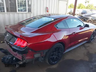 2019 Ford Mustang EcoBoost z VIN 1FA6P8TH6K5186130, wystawiony jako IAAI lot #42324251 z przebiegiem 82 674 mil mil oraz . Historia ofert i sprzedaży dostępna na DreamBid. Obrazek 4.