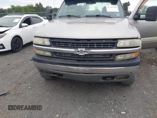 2001 Chevrolet Silverado 1500HD LS z VIN 1GCGK13U01F145194, wystawiony jako IAAI lot #42341840 z przebiegiem 256 501 mil mil oraz . Historia ofert i sprzedaży dostępna na DreamBid. Obrazek 6.