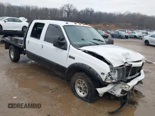 2004 Ford Super Duty F-250 XL with VIN 1FTNW21S94EB15639, listed as a IAAI auction lot 41670279 with 170,113 mi miles. Bid and sale history available at carsss.com. Image 1.