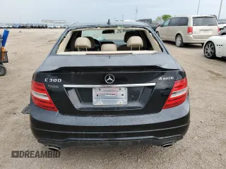 2014 Mercedes-Benz C 300 Sport z VIN WDDGF8AB6ER313428, wystawiony jako Copart lot #58425515 z przebiegiem 99 539 mil mil oraz Czysty tytuł • Clean title. Historia ofert i sprzedaży dostępna na DreamBid. Obrazek 6.
