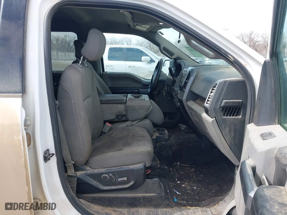 2015 Ford F-150 XLT w/HD Payload Pkg with VIN 1FTFW1EF3FFB70225, listed as a IAAI auction lot 41890185 with 169,564 mi miles. Bid and sale history available at carsss.com. Image 5.