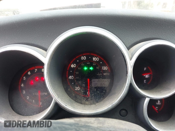 2005 Pontiac Vibe with VIN 5Y2SL63835Z464942, listed as a IAAI auction lot 41860753 with 220,005 mi miles and . Bid and sale history available at carsss.com. Image 7.