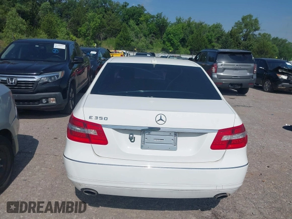 2013 Mercedes-Benz E 350 Luxury z VIN WDDHF5KB9DA733604, wystawiony jako IAAI lot #42514039 z przebiegiem 131 047 mil mil oraz . Historia ofert i sprzedaży dostępna na DreamBid. Obrazek 16.